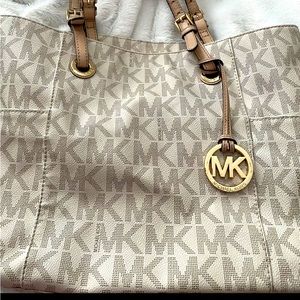 Michael Kors tote Michael Kors tote Michael Kors tote Michael Kors tote
